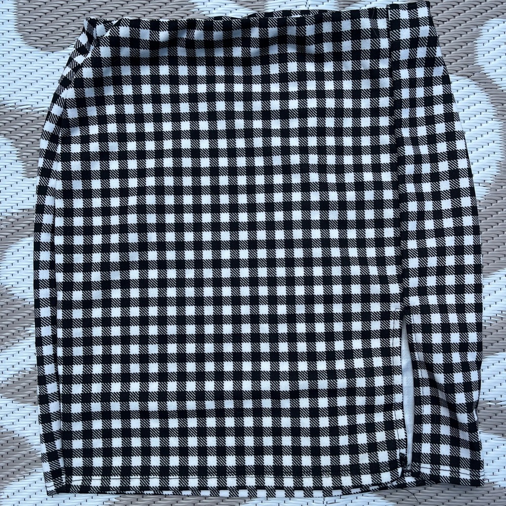 21 Saints Black and White Skirt. Size S